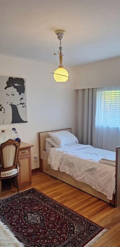 Cozy Place Upper Level West Vancouver H-WiFi Easy Access Downtown