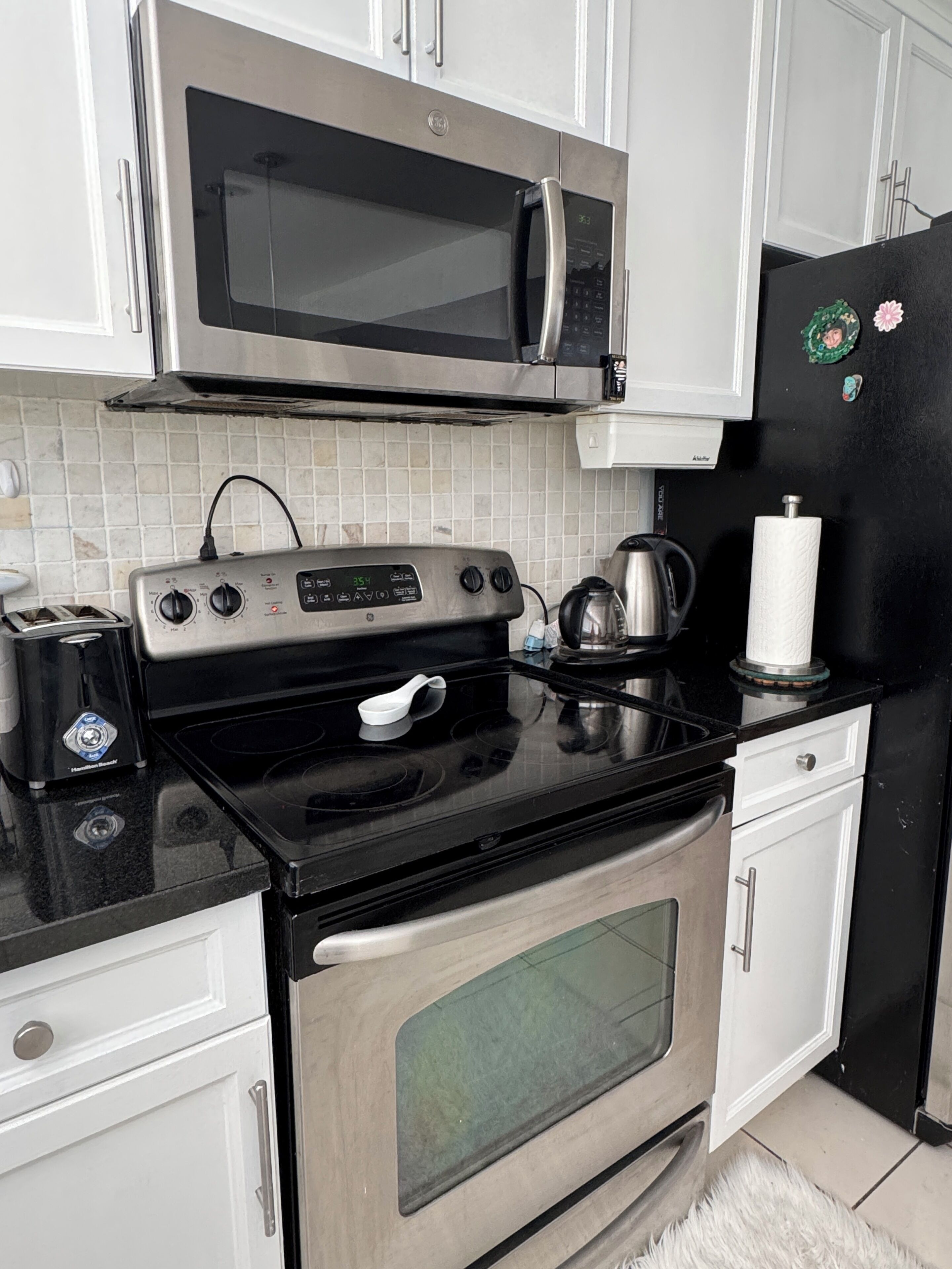 Fridge, microwave, stovetop, dishwasher