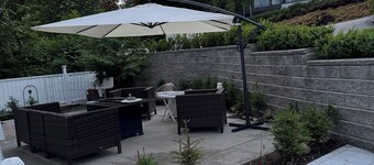 Cozy Place Upper Level West Vancouver H-WiFi Easy Access Downtown
