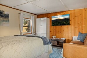 Iron/ironing board, WiFi, bed sheets - Treetop Annex, Near Village w/ Forest Views (Big Bear Lake)