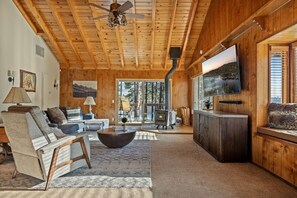 Fernseher, Kamin