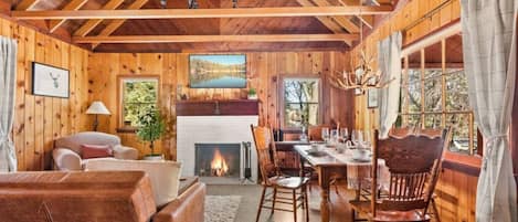 TV, fireplace
