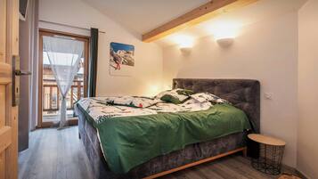 4 habitaciones, tabla de planchar con plancha, wifi y ropa de cama