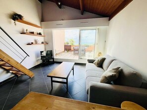 TV - Les Terrasses de l’Océan – Oceanfront Apartment – Parking  et  WiFi (CAPBRETON)