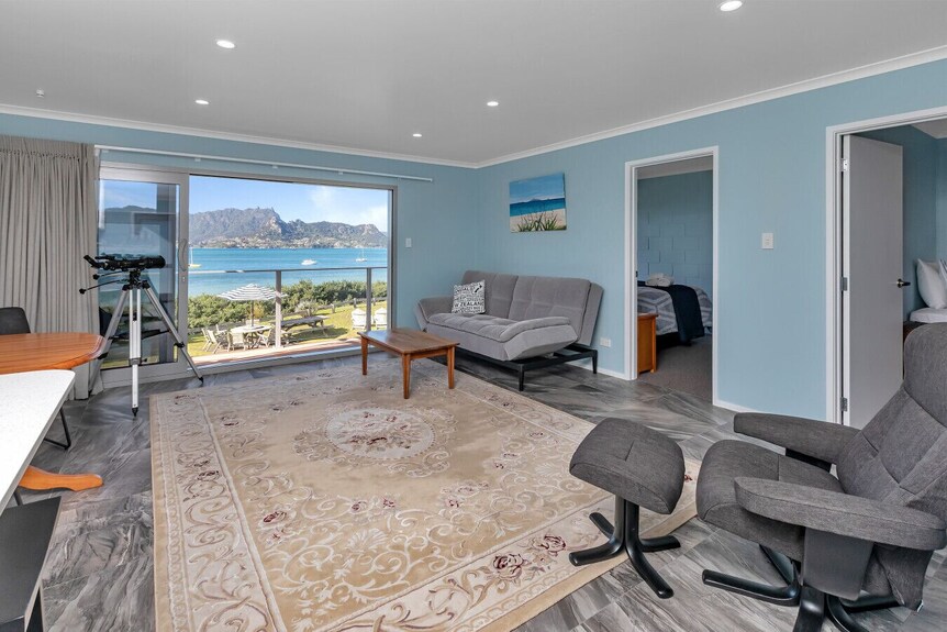 The Lookout Waterfront Apartment At Harbour Lights - Ruakākā