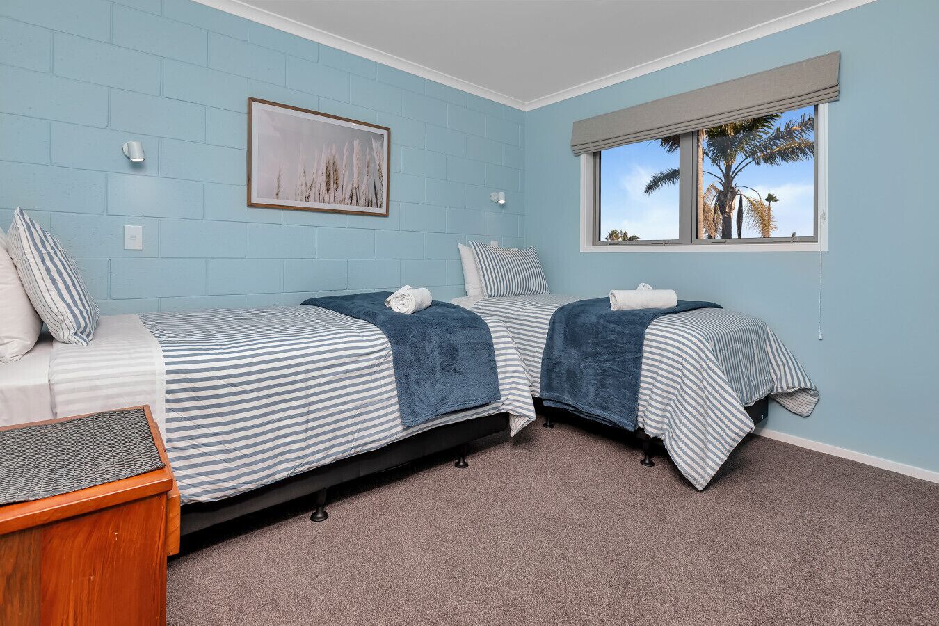 2 bedrooms, travel cot, WiFi, bed sheets