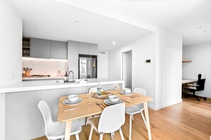 Dining - Luxe Stay next to Emporium | 2BR in the heart CBD (Melbourne)
