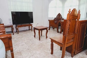Interior - Villa Ungson - Your Family Getaway in Ilocos (City of Batac)