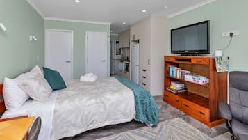 1 bedroom, desk, iron/ironing board, travel cot