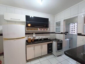 Private kitchen - Vrbo Property (Praia Grande)