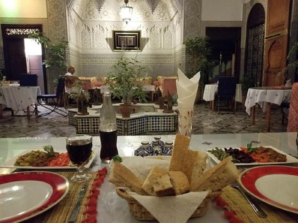 تناول الطعام