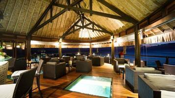 Tempat makan outdoor