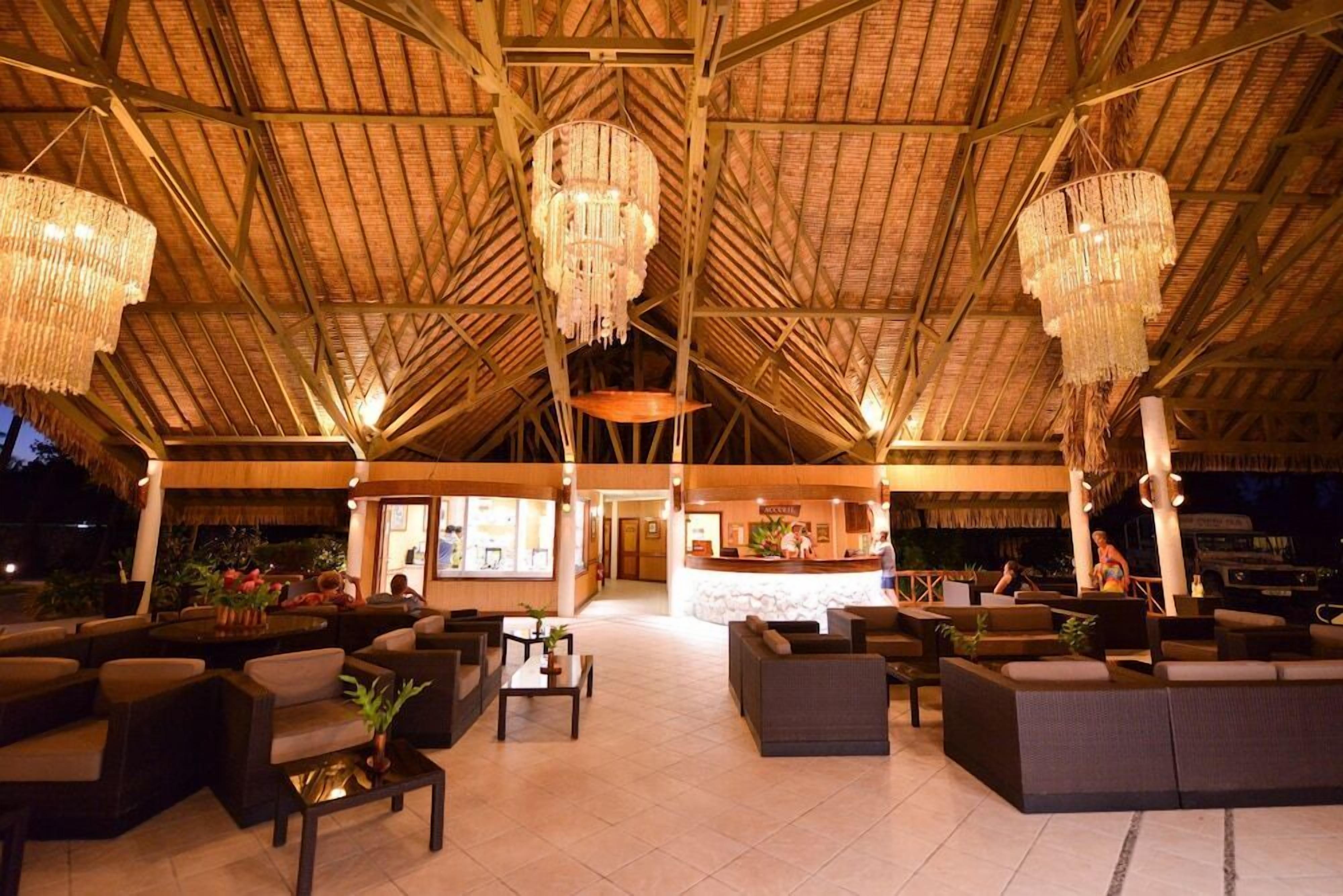 Tempat makan luar