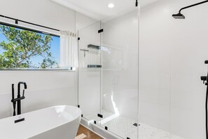 Shower, hair dryer, towels - Blocks from the Beach | Heated Pool + Backyard Putting Green | Perfect Family Getaway (Indian Rocks Beach)
