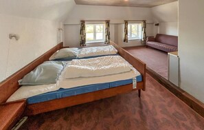 4 bedrooms, travel cot, free WiFi