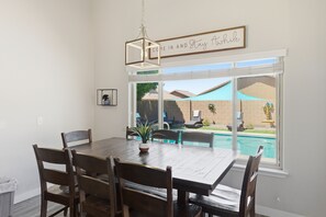 Dining - Spacious 5-bdrm house w/heated pool close to Spring Training, Phx Raceway & more (Avondale)