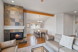 Interior - Sun Peak 4094 | Mountain Retreat with 4BR, Hot Tub & Views (Park City)