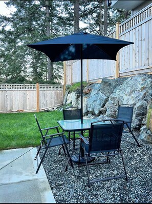 Outdoor dining - Private Room Bear Mountain | PS5 & Fast Wi-Fi (Langford)