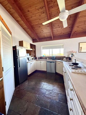 Private kitchen - Treetop Ocean Views at Maslin Beach Coastal Escape (Maslin Beach)