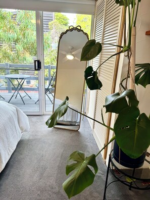 3 bedrooms, iron/ironing board, WiFi, bed sheets - Treetop Ocean Views at Maslin Beach Coastal Escape. Pet-Friendly! (Maslin Beach)
