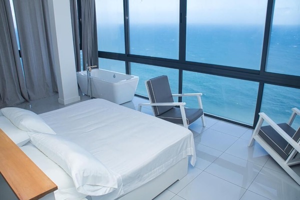 Deluxe Suite, Ocean View | In-room safe, WiFi (free)