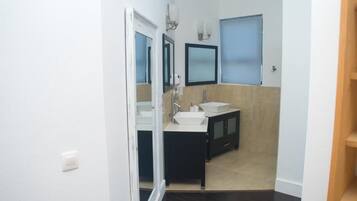 Presidential Suite, Balcony | Bathroom