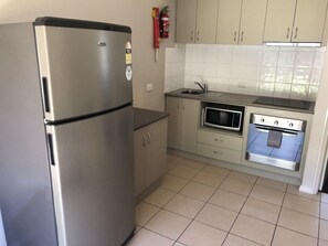 Private kitchen - Collie Ridge Motel (Collie)