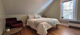 Family-Friendly 3BR Home Burke Mountain & Kingdom Trails Quiet, Sunlit, Sleeps 6