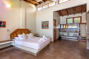 Junior-Doppelzimmer, Balkon, Poolblick