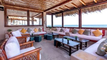 Junior Double Room | Living area