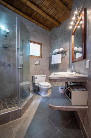 Deluxe fyrbäddsrum | Badrum