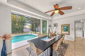 A heated pool - The Siesta Shortcut | Spacious Pool Home Minutes to Siesta Key Beach (Sarasota)