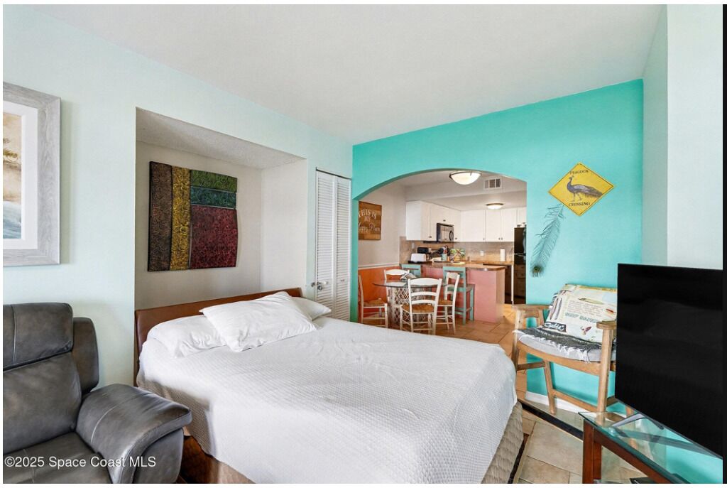 1 bedroom, in-room safe, iron/ironing board, free WiFi