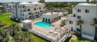 Amazing First Floor Condo steps from the Beach w/ breathtaking views - sleeps 6