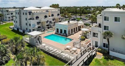 Amazing First Floor Condo steps from the Beach w/ breathtaking views - sleeps 6