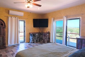2 bedrooms, travel cot, WiFi - Ocean & Mountain View Terrace in La Capilla (Buena Vista)