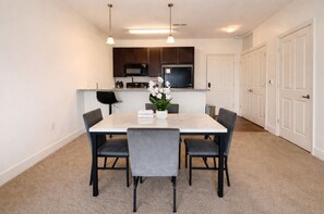 Dining - Designer UAB Condo | King Bed | Balcony View 2 (Birmingham)