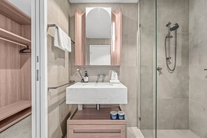 Hair dryer - Luxury 54F Skyline Apt | Iconic Queen’s Wharf 1BR (Brisbane City)