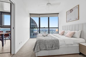 Room - Luxury 54F Skyline Apt | Iconic Queen’s Wharf 1BR (Brisbane City)