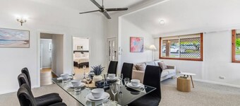 Value 3 Beds Family Stay w/ Pool, Near Bay & Shops