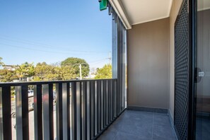 Property grounds - Affordable Private 1BR | Parking A/C Near Train (Oxley)