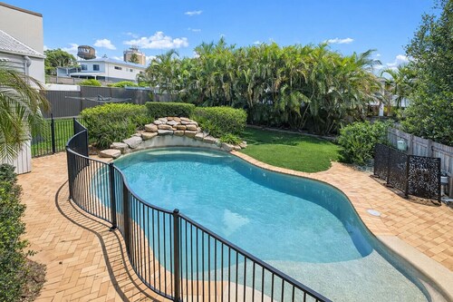 Bayside Queenslander High Ceilings Family-friendly