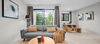 Southside 2BR Apt Near Garden City & Sunnybank