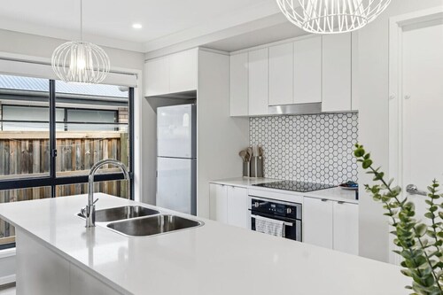 Newly Furnished Stylish 4BR Getaway with Patio