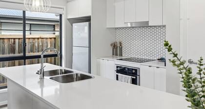Newly Furnished Stylish 4BR Getaway with Patio