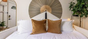 Cozy Studio - By Texas State - Kitchenette - Parking