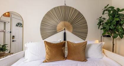 Cozy Studio - By Texas State - Kitchenette - Parking