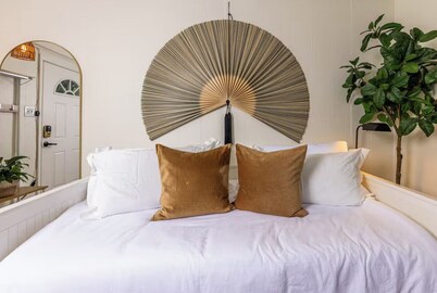 Cozy Studio - By Texas State - Kitchenette - Parking