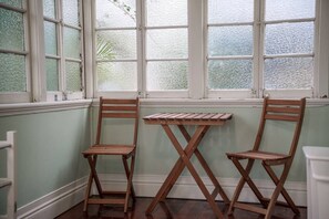 Interior - Pet-friendly! Budget Home Walk to Gabba/Hospital (Woolloongabba)