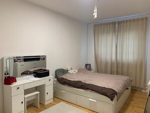 1 bedroom, internet, bed sheets
